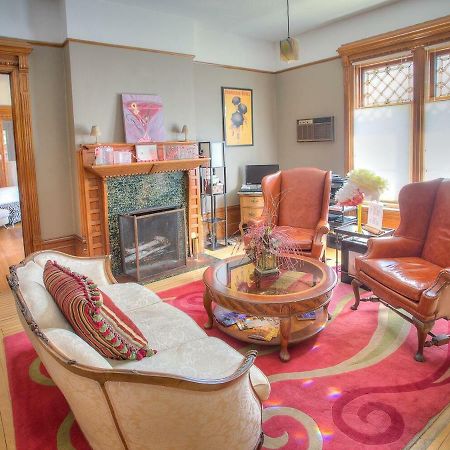 M&M Victorian Bed And Breakfast Marinette Dış mekan fotoğraf