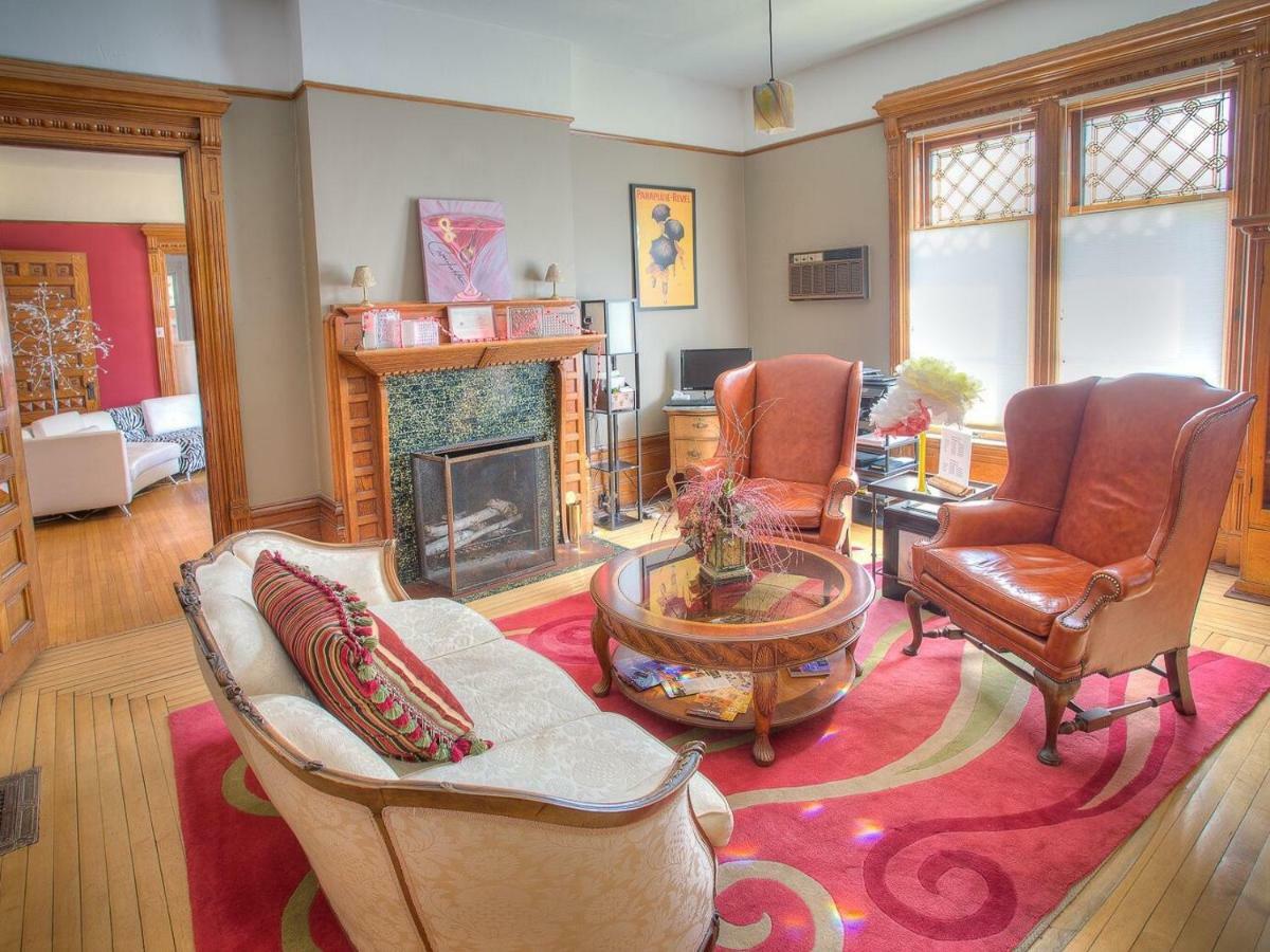 M&M Victorian Bed And Breakfast Marinette Dış mekan fotoğraf