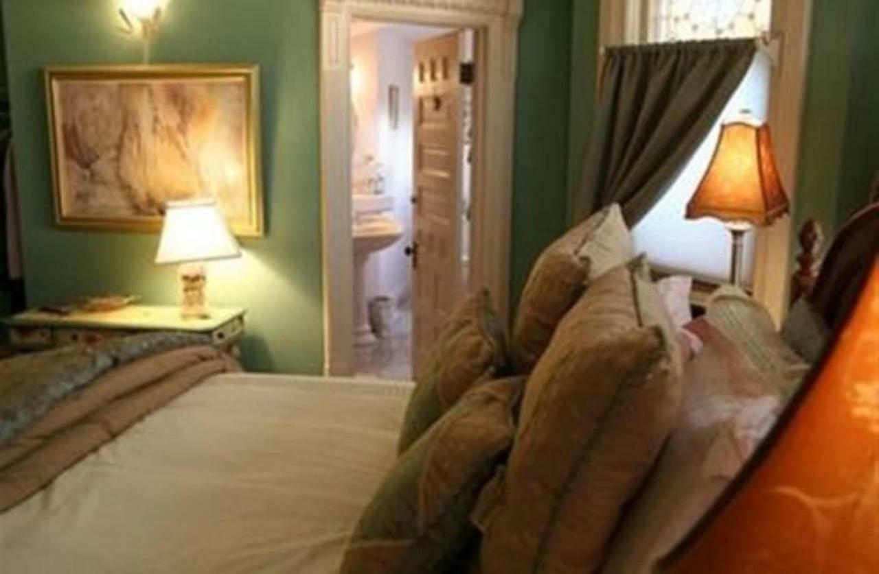 M&M Victorian Bed And Breakfast Marinette Dış mekan fotoğraf